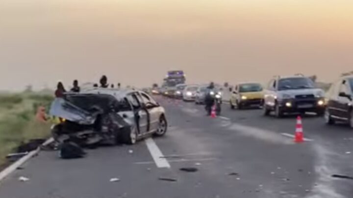 (VIDÉO) SES 3 FILLES DÉCÈDENT TOUS DANS UN GRAVE ACCIDENT, LEUR MAMAN EN LARMES :”WOOY NAX NAGN MA BA DÈM”