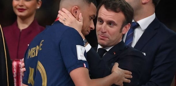 « Ridicule » et « inopportun »: Macron raillé après ses tentatives pour consoler Mbappé