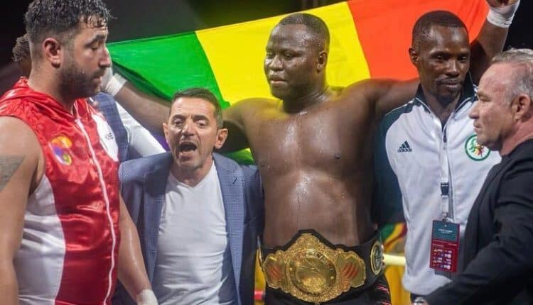 KICK-BOXING : LE BOXEUR SÉNÉGALAIS LAMINE SENE REMPORTE LA CEINTURE WAKO PRO AFRIQUE