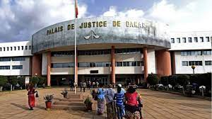 Tribunal de Dakar : un livreur épinglé avec deux cartons de 48 capsules d’une drogue à base de Protoxyde d’azote