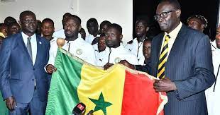 Football/CHAN 2023 : les lions locaux ont reçu le drapeau national