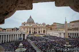 Eglise Catholique: au moins 50 000 fidèles aux funérailles du pape Benoît XVI à Rome