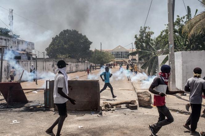 Dernière minute – Ziguinchor : Les choses dégênèrent encore près de la maison d’Ousmane Sonko