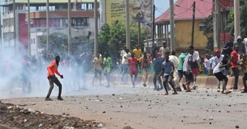 Guinée : Sept morts par balle dans les manifestations anti-junte, selon l’opposition