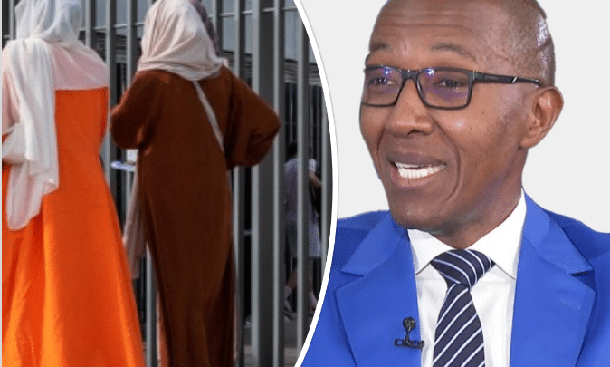 INTERDICTION DU ABAYA À L’ÉCOLE – A. MBAYE AUX AUTORITÉS FRANÇAISES : «CE VÊTEMENT N’EST PAS RELIGIEUX…»