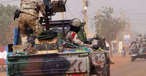 Mali : Attaque Suicide Contre Un Camp Militaire, Au Lendemain D’une Double Attaque Meurtrière