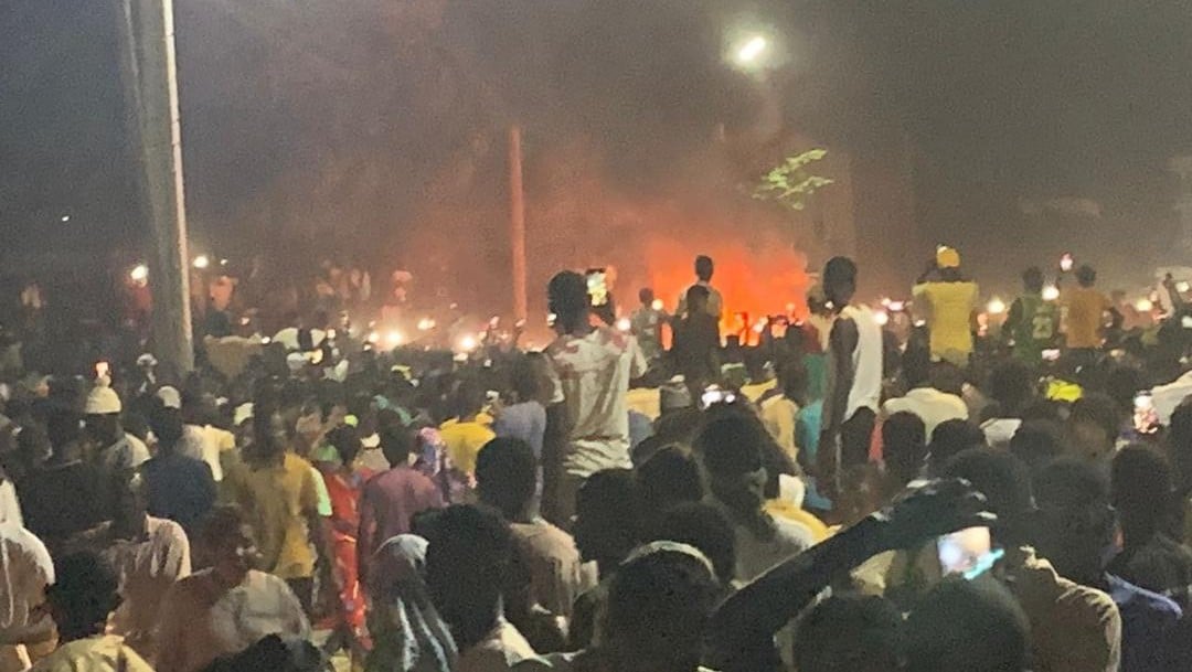 Sénégal : Arrestation De 14 Personnes Dans Une Affaire D’immolation D’un Présumé Homosexuel