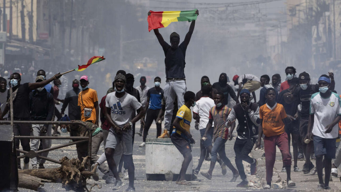 Manif, Débrayage Dans Les Écoles, Prêche Dans Les Mosquées Et Églises : « Aar Sunu Élection » Sur Le Pied De Guerre