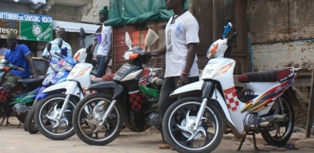 Le boom des motos jakarta à Dakar :nouveau moyen de transport à vive allure