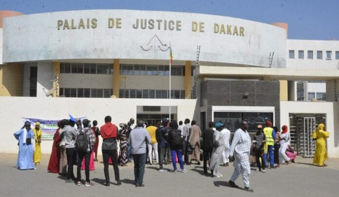 Tribunal de Dakar : le chauffeur condamné pour avoir battu et cassé trois dents de sa sa “niarel”